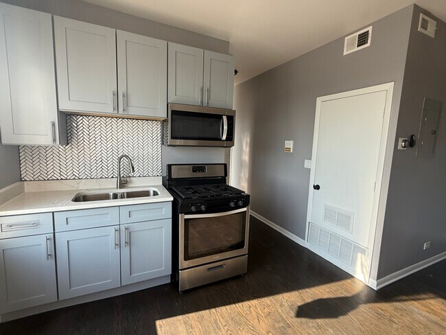 Foto del edificio - 1856 W 18th St