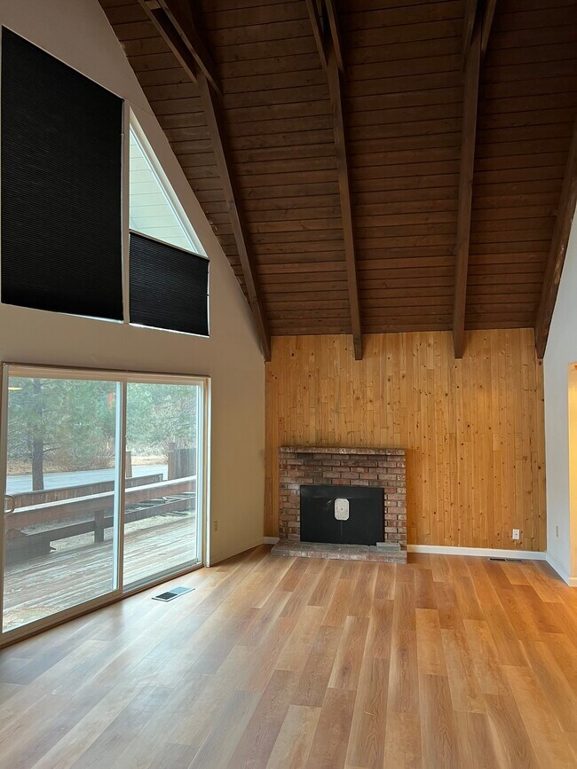 Foto del edificio - 1506 Murietta Dr