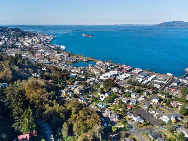 Foto del edificio - 3088 Harrison Ave