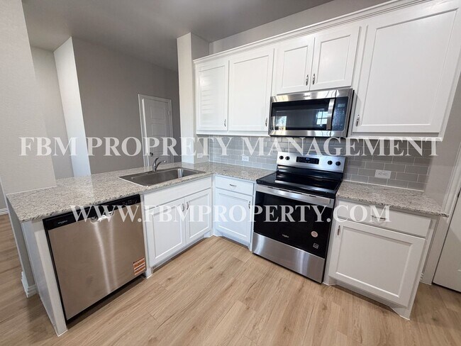 Foto del edificio - 464 Restoration Rd