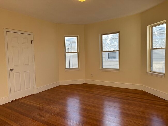 Building Photo - 86 Topliff St