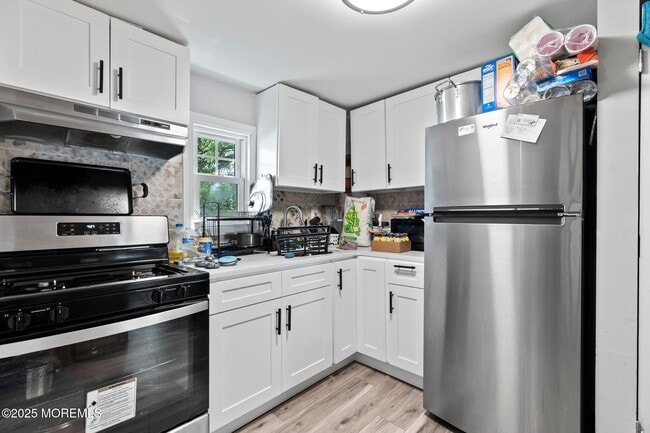 Building Photo - 912 Sunset Ave