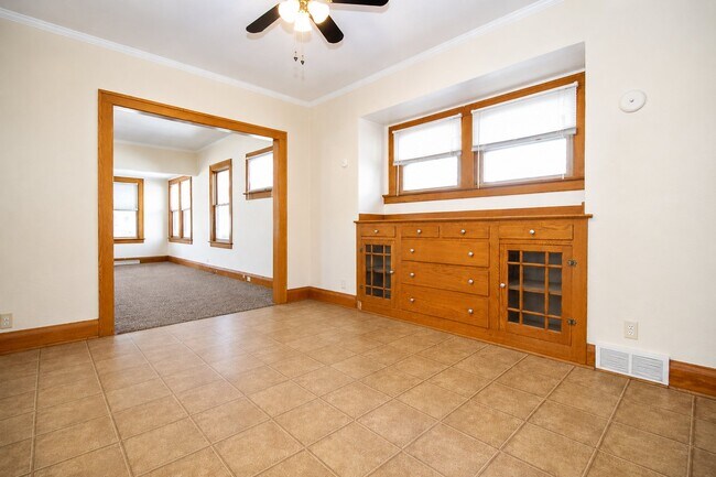Building Photo - 4250 N Haven Ave