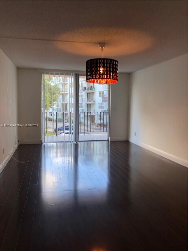 Foto del edificio - 1465 NE 123rd St