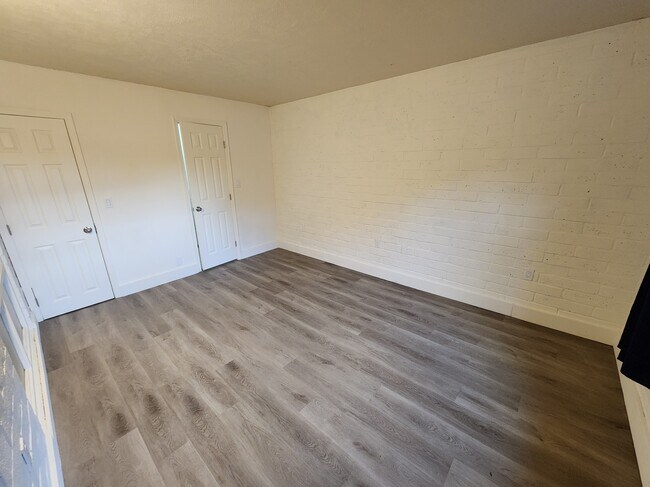 Foto del edificio - 155 E 15th Ave