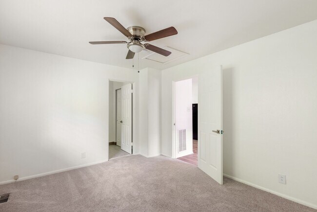 Foto del edificio - Kingston Apartments