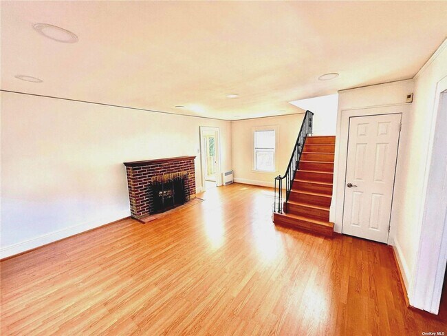 Building Photo - 87-06 Palo Alto St