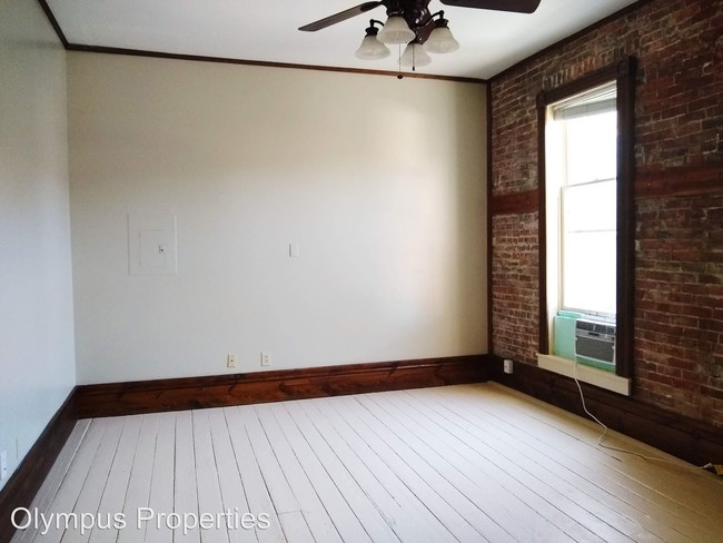 Building Photo - 207 S College Ave