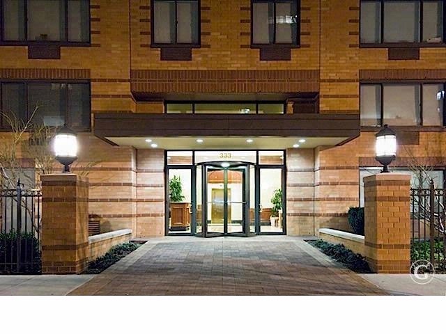 Foto del edificio - 333 E 102nd St