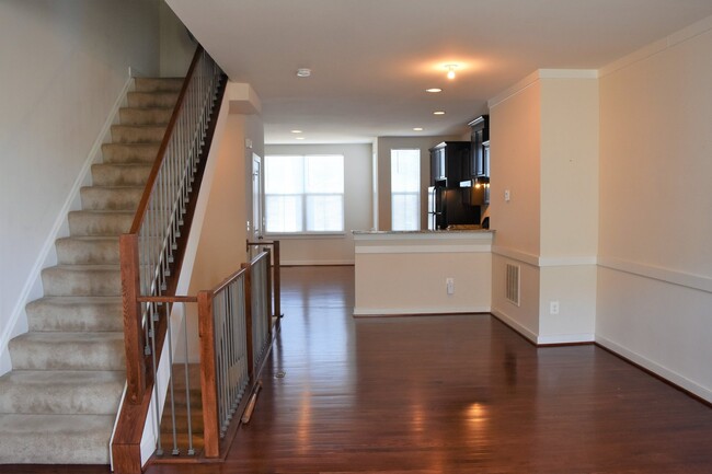 Foto del edificio - 3-Level Townhome in Village @ Woodstream C...