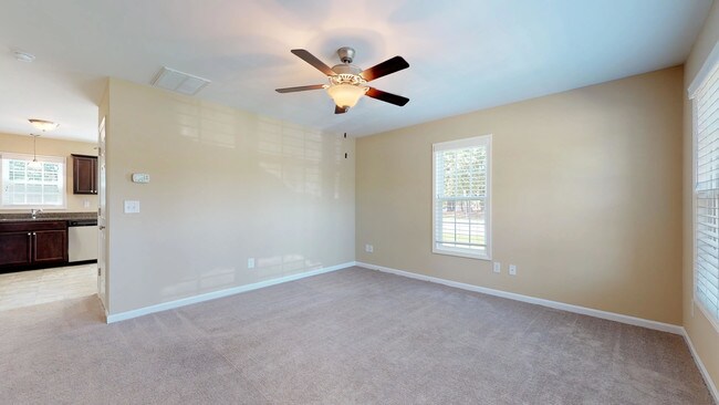 Foto del edificio - 1000 Spring Forest Rd