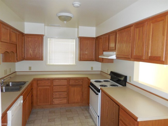 Foto del edificio - 120 Spring Mountain Rd