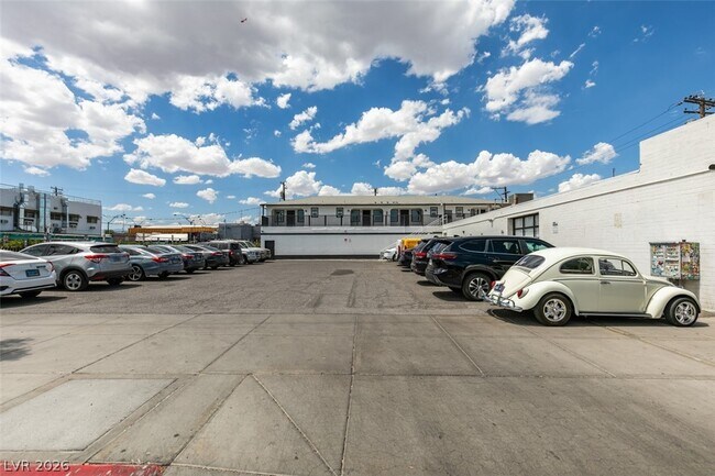 Foto del edificio - 1116 S Casino Center Blvd