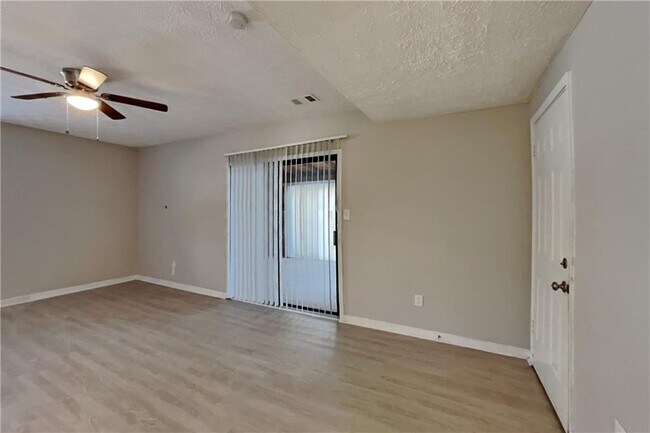 Building Photo - 3263 Holly Mill Run