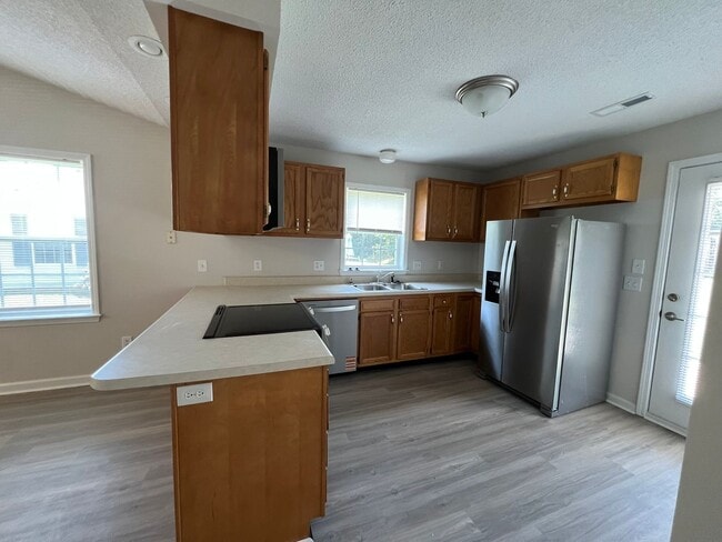 Building Photo - 122 Springwood Ln