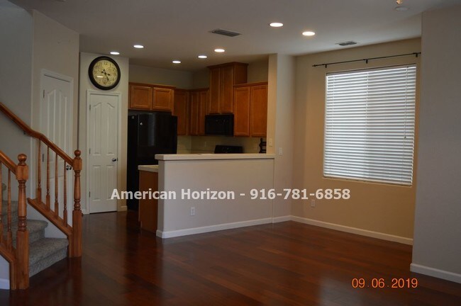 Building Photo - 8468 Cortina Cir