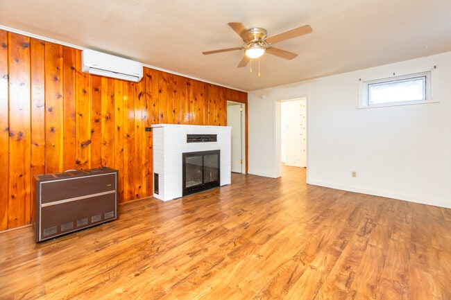 Living room - 318 Saint Onge St