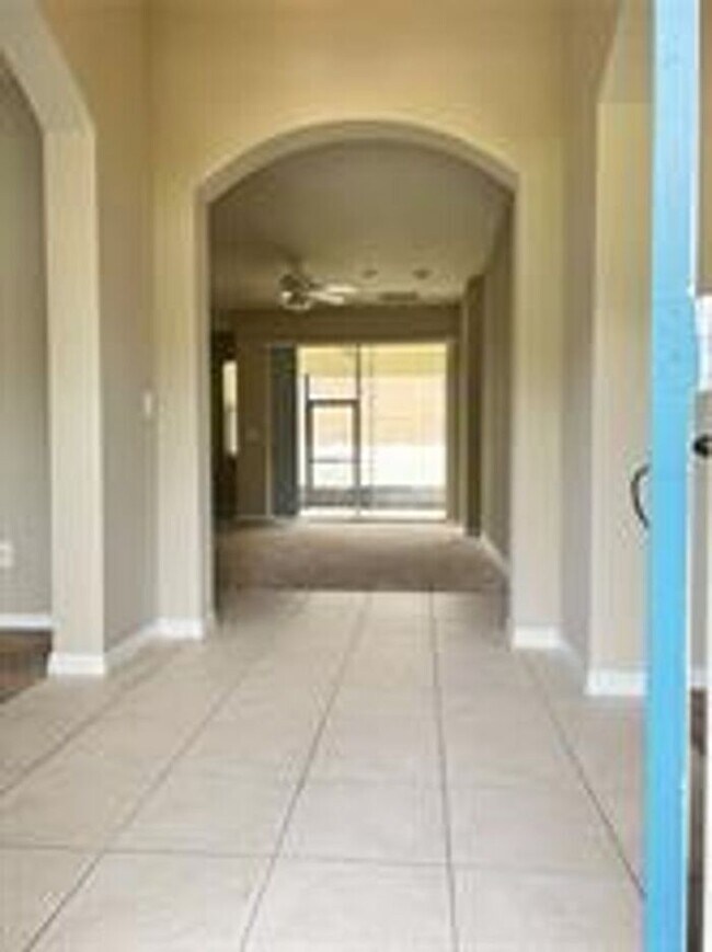 Building Photo - GATED COMM with 4 bdrm 3 bath home for you!