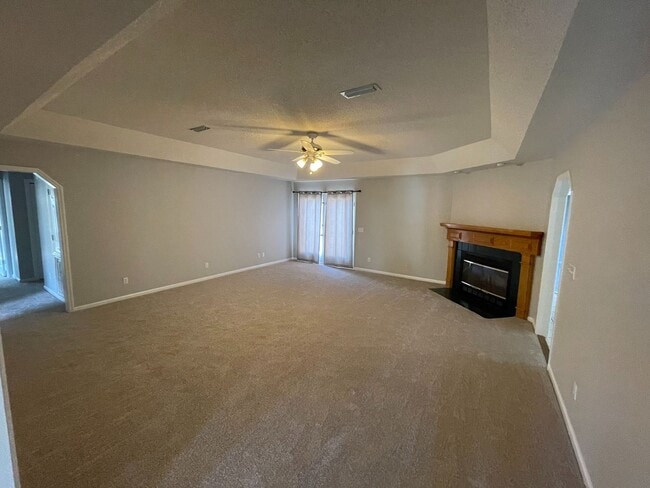 Building Photo - Oak Lake Estates - Pool w/Pool Care Included!