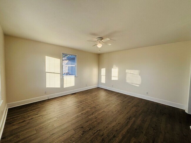 Foto del edificio - 2 Bedroom, 1 Bath Duplex