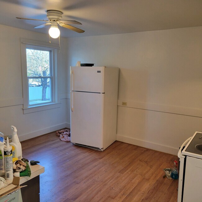 Kitchen - 54 Overlook St