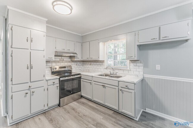 Foto del edificio - 4808 Bluehaven Dr NW