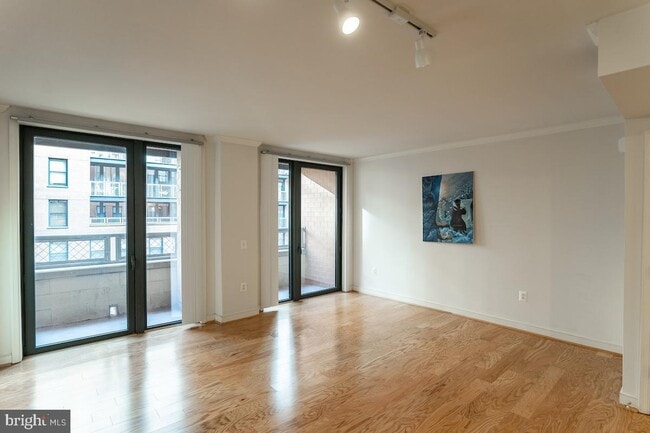 Foto del edificio - 616 E St NW