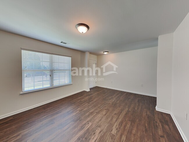 Foto del edificio - 1748 Eastway Dr