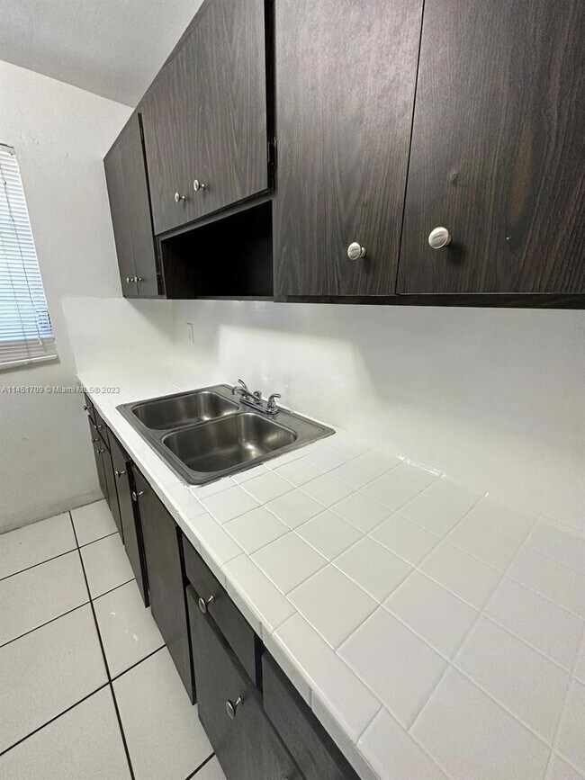 Foto del edificio - 5602 Taft St