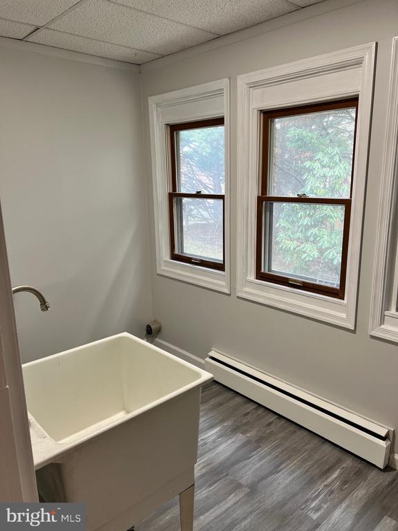 Foto del edificio - 170 W Penn Ave