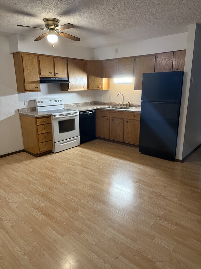 Building Photo - 2985 Hales Mill Rd