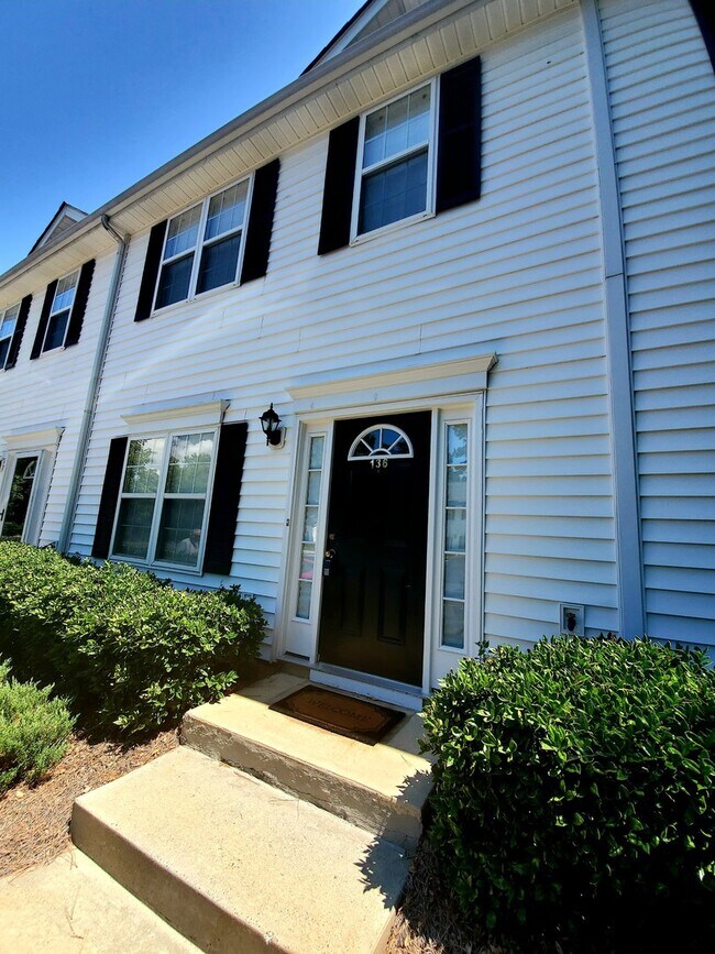 Foto del edificio - Charming 2 bedroom condo in Pineville !