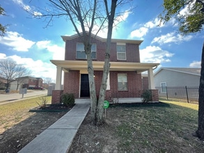Building Photo - 846 Trinity Ln