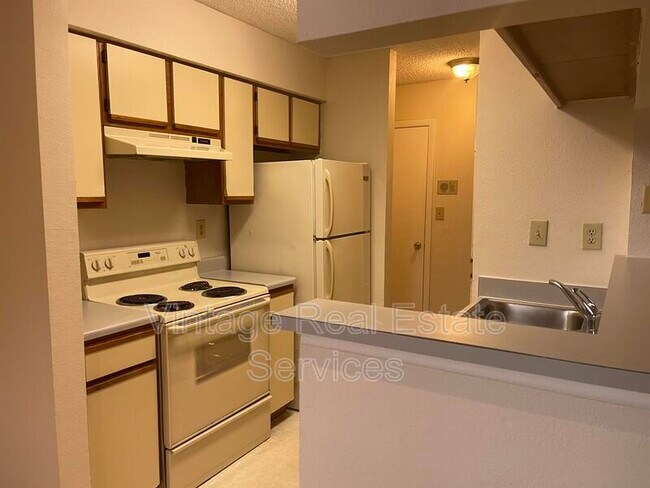 Foto del edificio - 8653 Mallard Reserve Dr