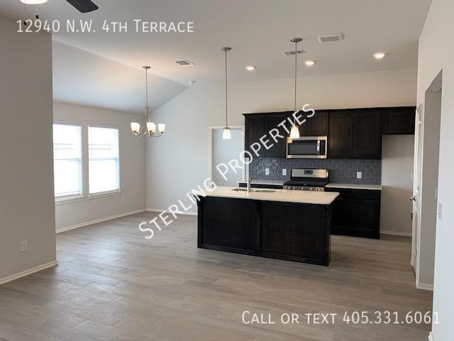 Foto del edificio - 12940 NW 4th Ter