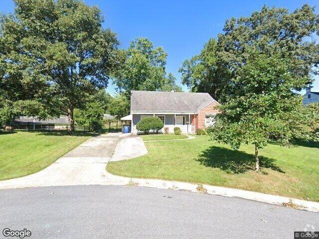 Building Photo - 305 Charlton Ct