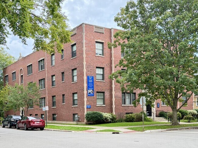 Building Photo - 818 Crain St