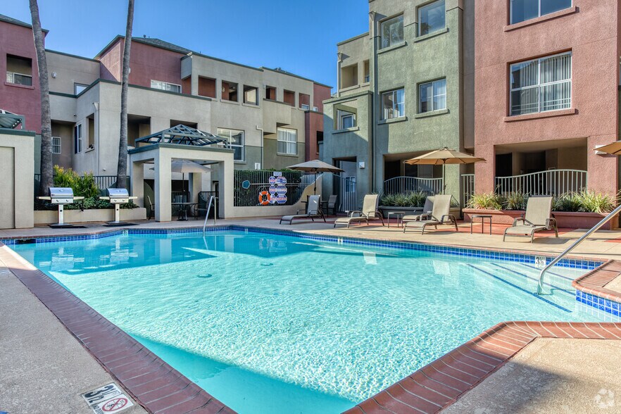 CentrePointe Apartments