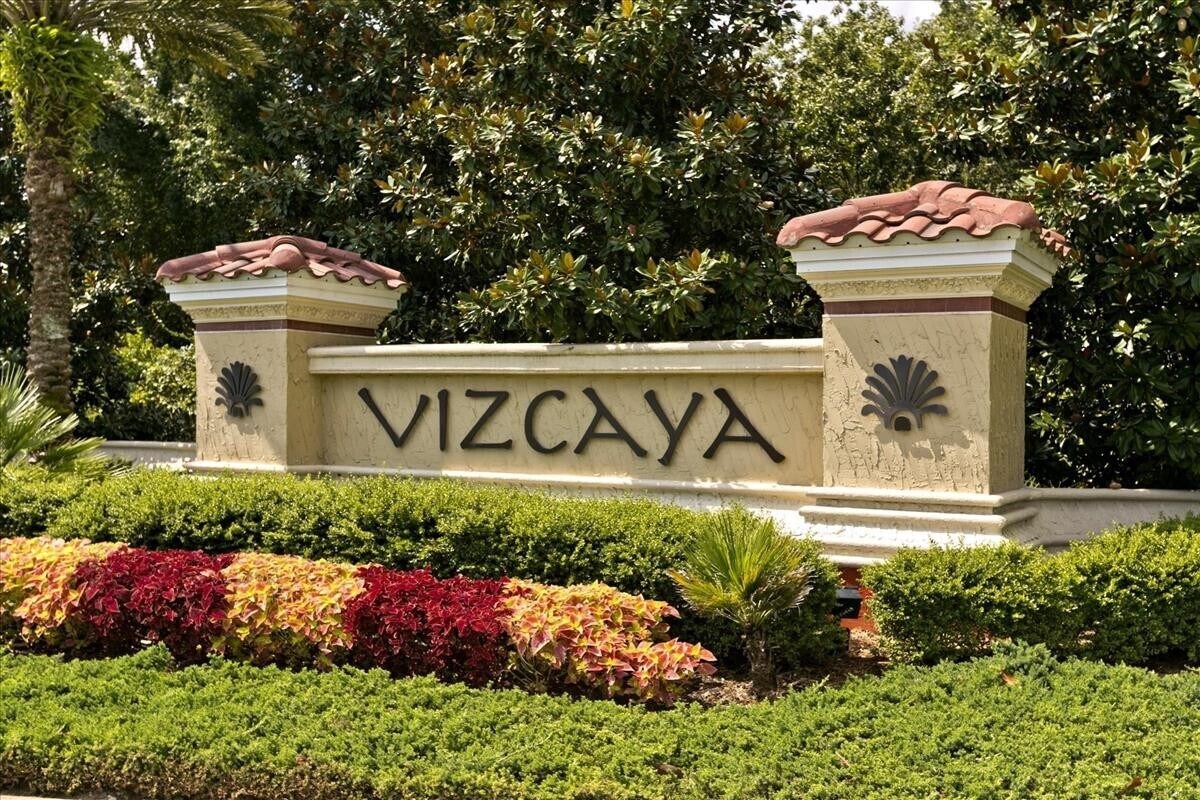 Primary Photo - Beautiful Townhome in Vizcaya