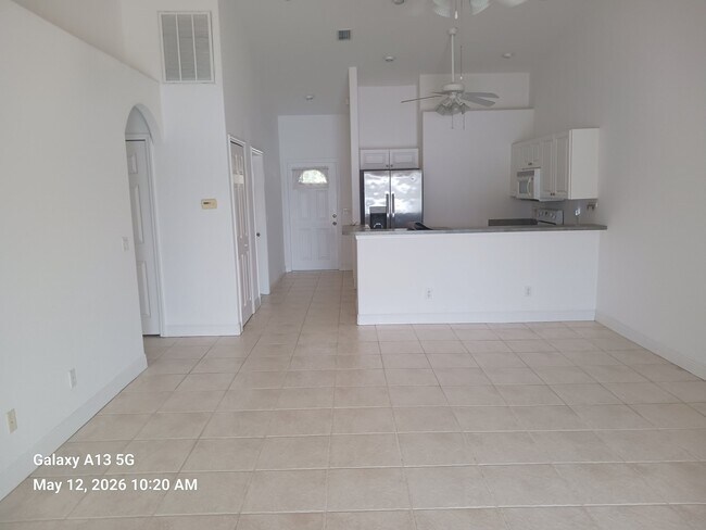 Foto del edificio - 711 SE 12th Ct
