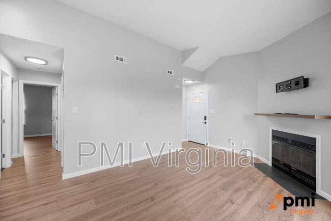 Building Photo - 631 Bluff Ct