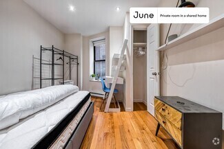 Building Photo - Private bedroom in 4 bed/2 bath Home