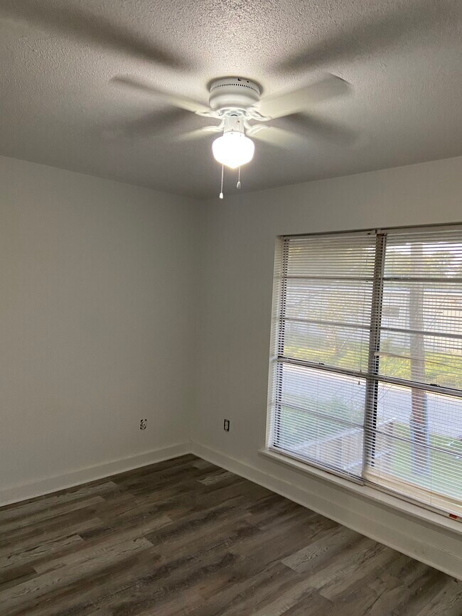 Foto del edificio - 7417 Homestead Rd