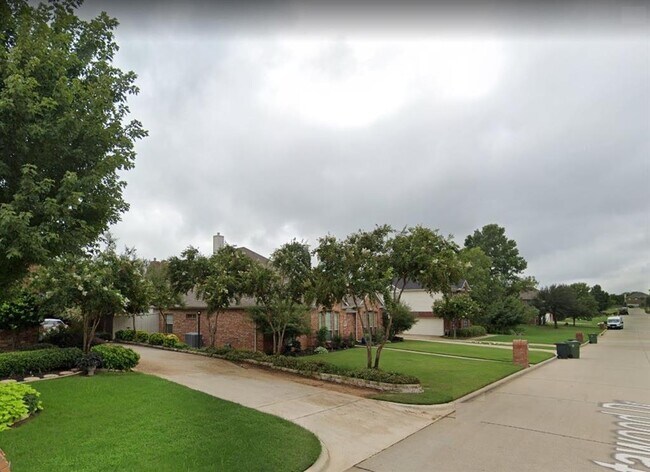 Foto del edificio - 1213 Vistawood Dr