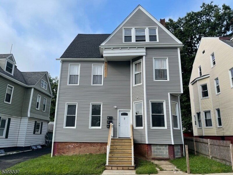 7 Prospect Terrace Unit 1, East Orange, NJ 07017 Apartment for Rent
