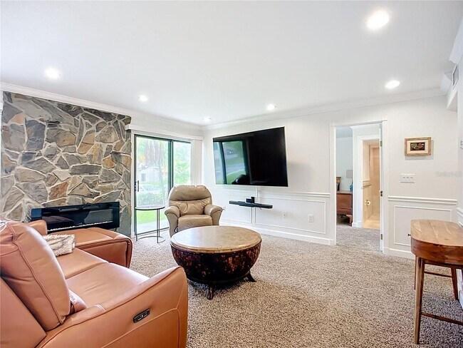 Building Photo - Fully Furnished 2BR/2BA Condo in the Heart...