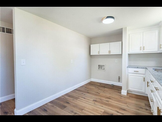 Foto del edificio - 4 Bedroom Single Family Home in Springdale