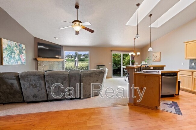 Building Photo - 5211 S Myrtle Ln