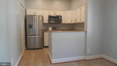 Building Photo - 6060 California Cir