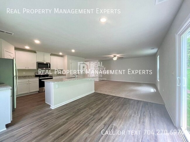 Building Photo - 9139 Creedmore Hills Dr